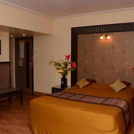 Hotel Sampoorna Mumbai Exterior photo