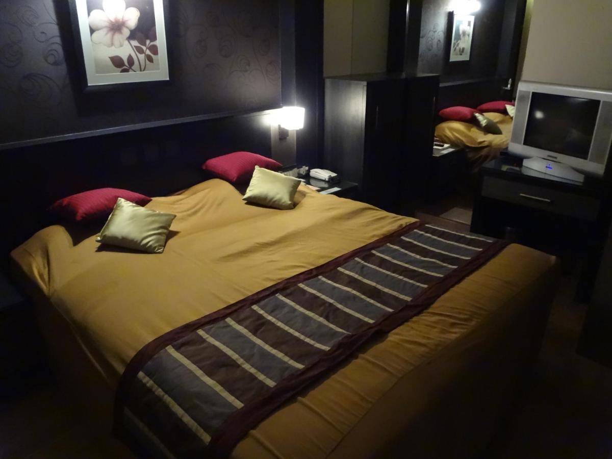 Hotel Sampoorna Mumbai Exterior photo