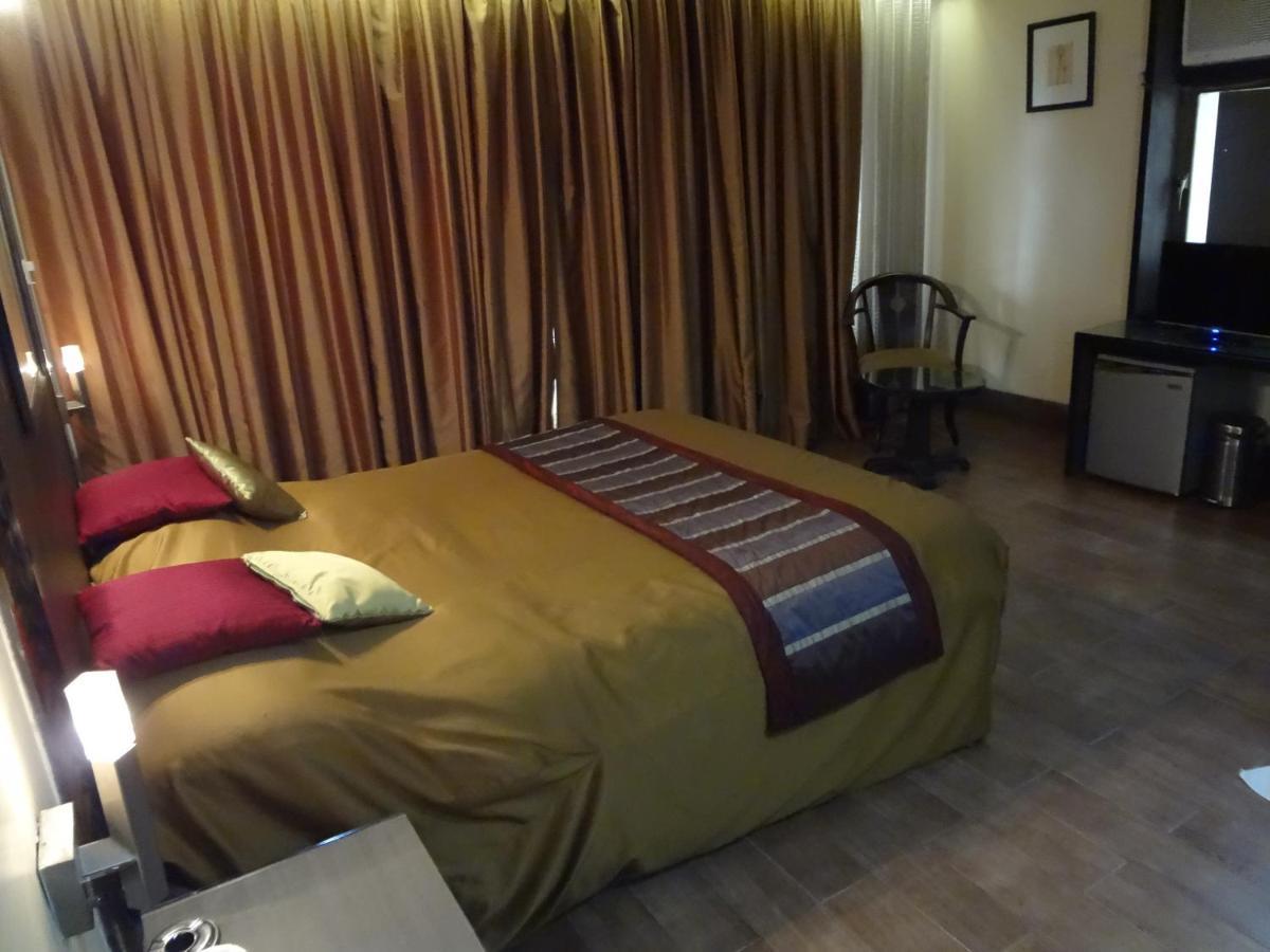 Hotel Sampoorna Mumbai Exterior photo